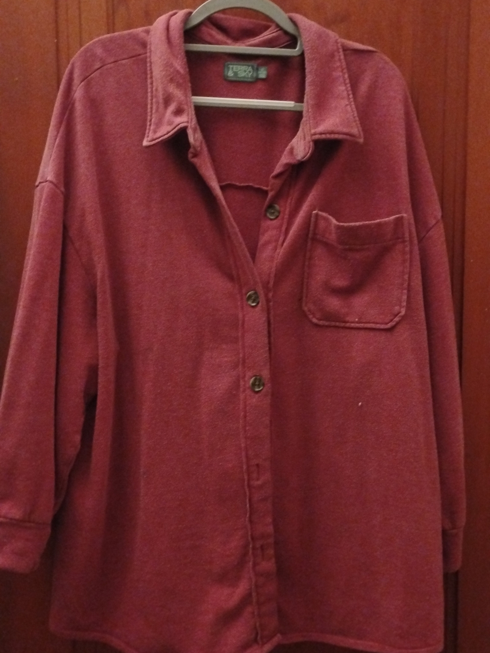 Terra & Sky Women's Maroon Long-Sleeve Button-Down Shirt